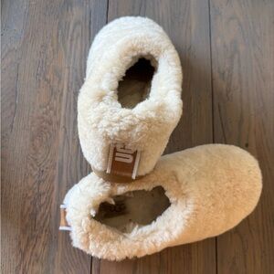 UGG Classic Cozy Bootie